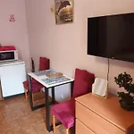 Mirella Homestay szállás *